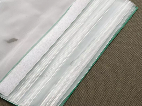 Pokrowiec M-Tac Wodoszczelny na dokumenty 32x25 cm (BH2550)