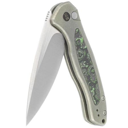 Nóż składany WE Knife Button Lock Kitefin LE No 110/157 Green Titanium/Jungle Wear Fat Carbon, Hand Polished Satin CPM 20CV (WE19002N-2)